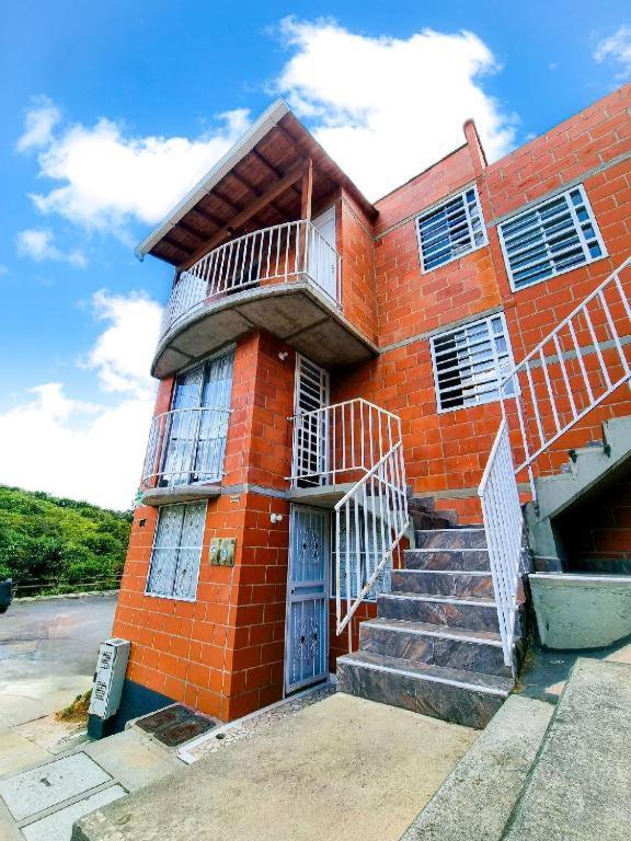 Hostal - Dona Elva A 15 Min Del Aeropuerto Rionegro Exteriér fotografie